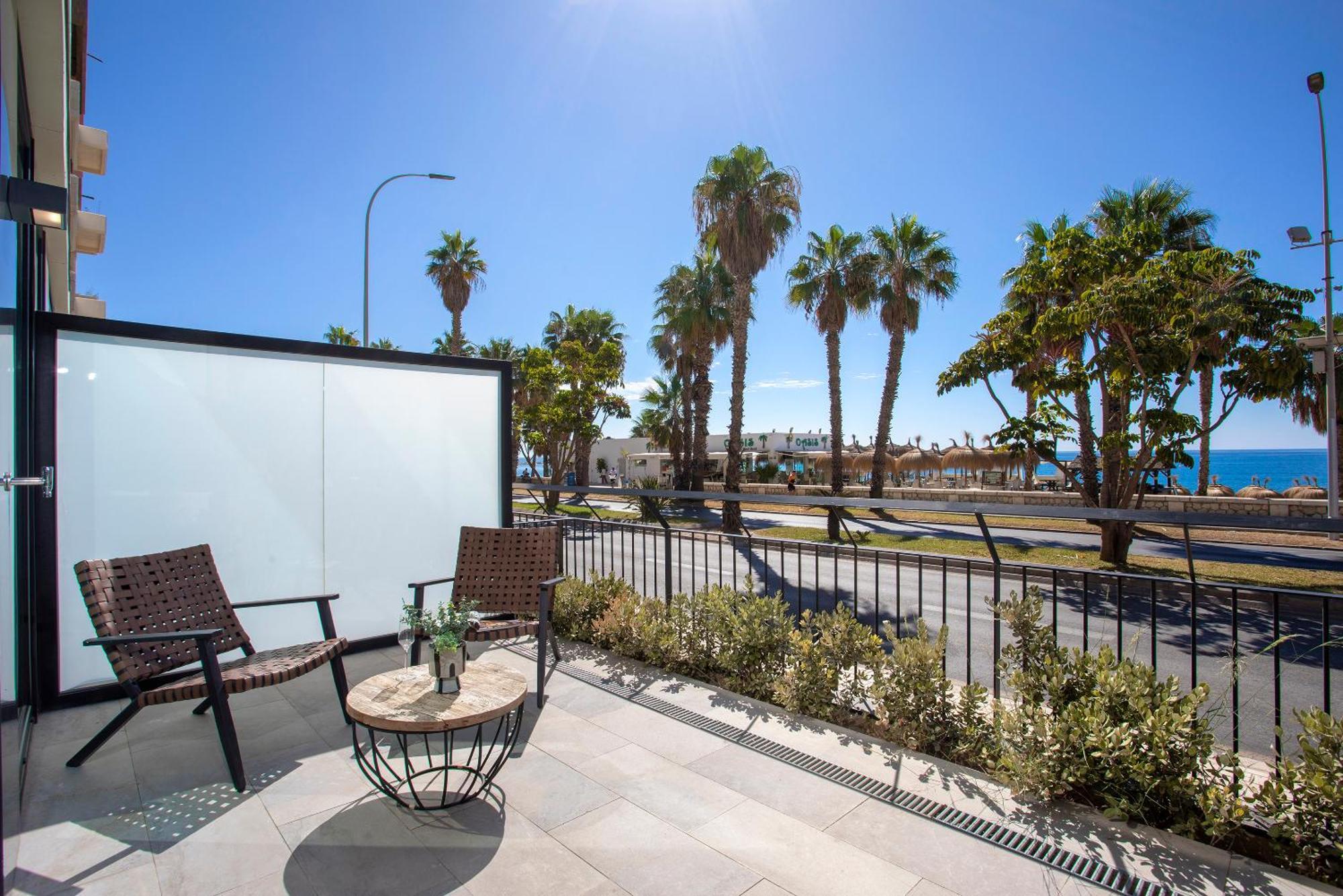 Malagueta Beach Front Luxury Apartment By Rent Me Malaga Exterior photo